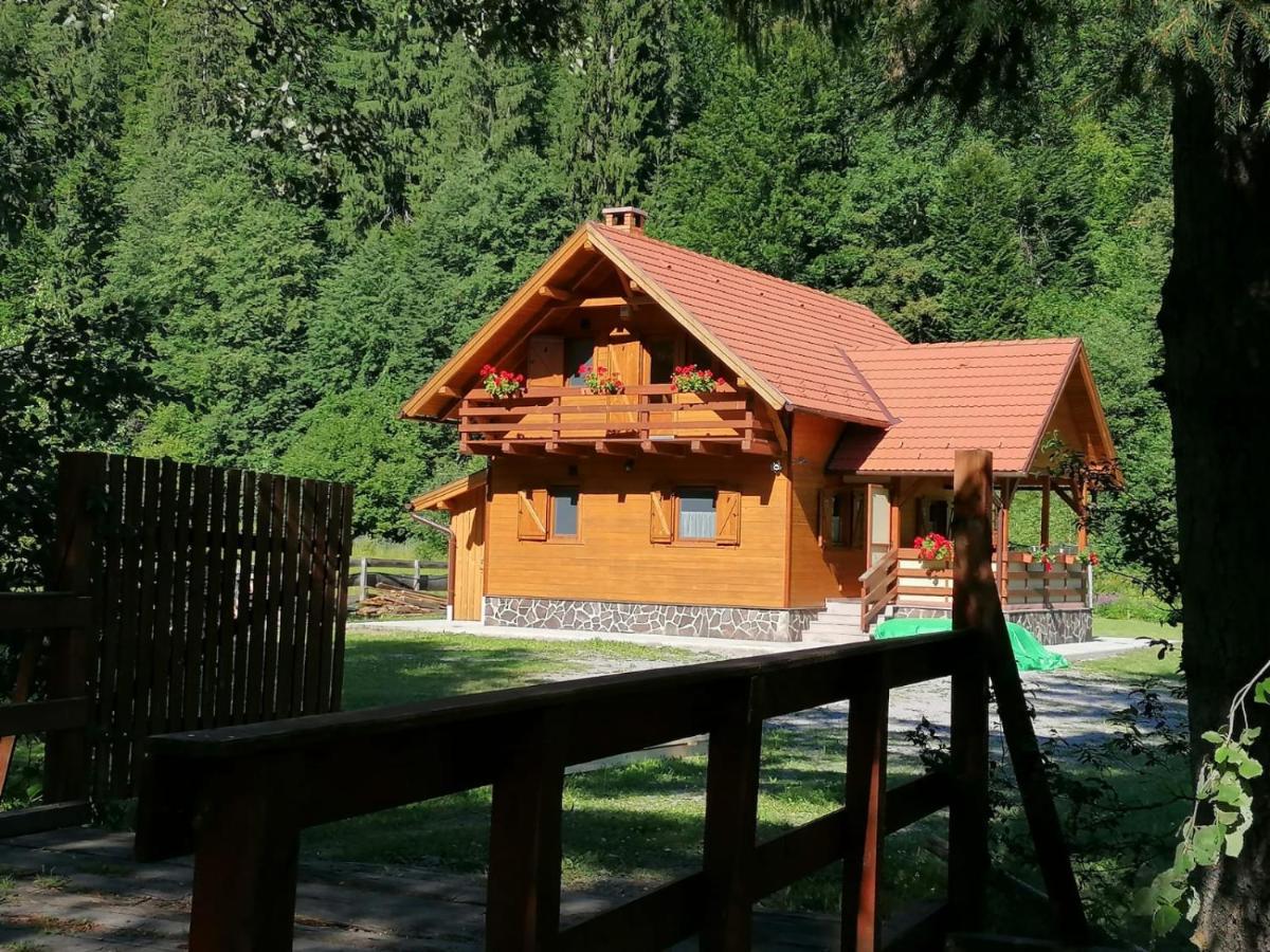 Central Chalet Varsag Exterior photo