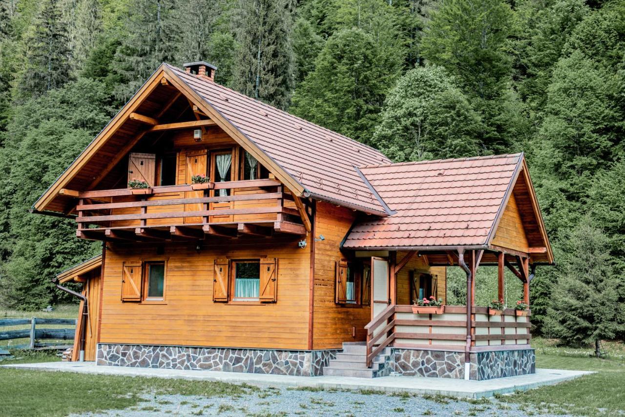 Central Chalet Varsag Exterior photo